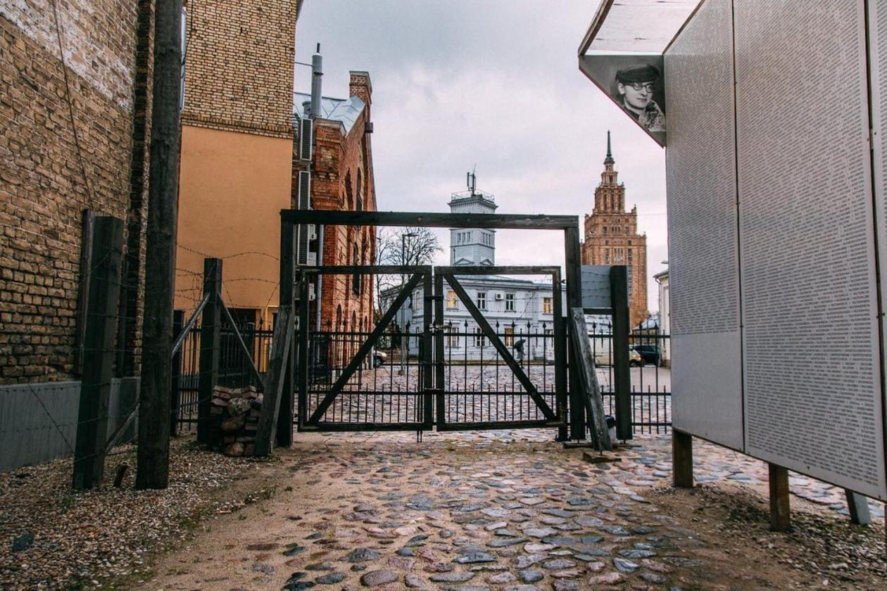Premium Apartment In Quiet & Historical Area Riga Exterior foto